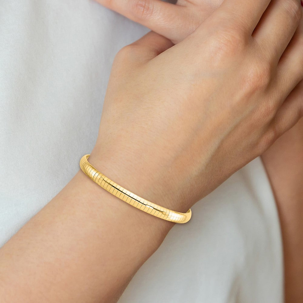 14K Polished  6mm Domed 7 inch Omega Bracelet