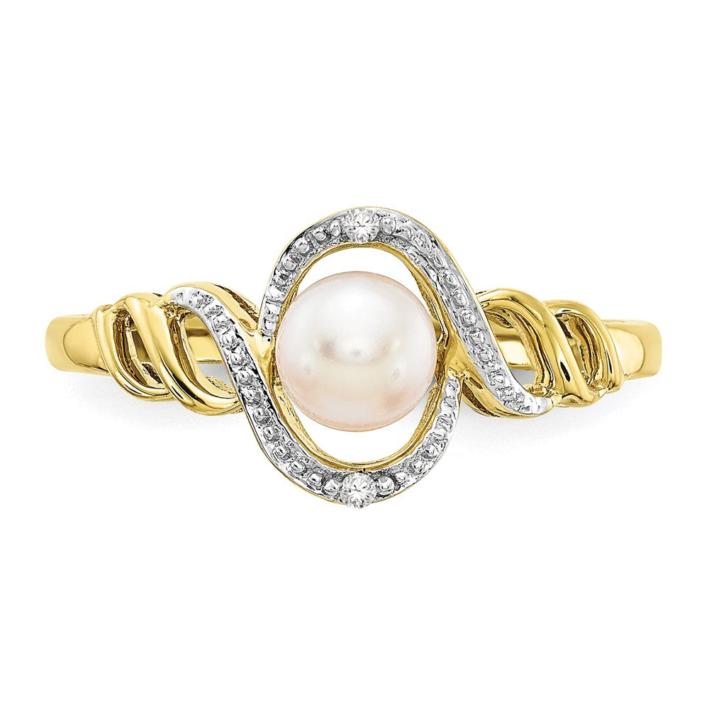 10K 5.5mm June/ Freshwater Cultured Pearl and Diamond Ring