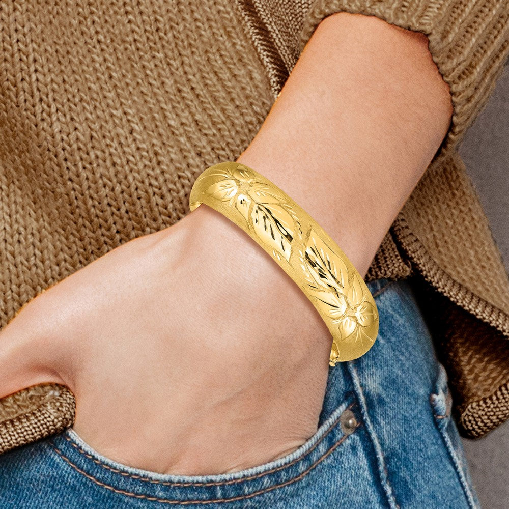 14k 11/16 Florentine Engraved 17.00mm Hinged Round Bangle Bracelet