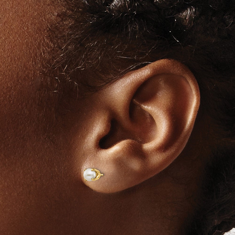 14k 4mm Round June/Freshwater Cultured Pearl Post Earrings