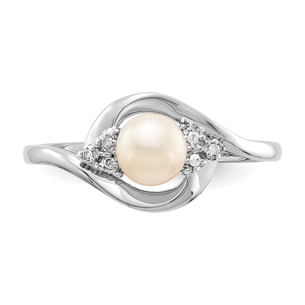 14k White Gold 5.5mm June/Freshwater Cultured Pearl and Diamond Ring