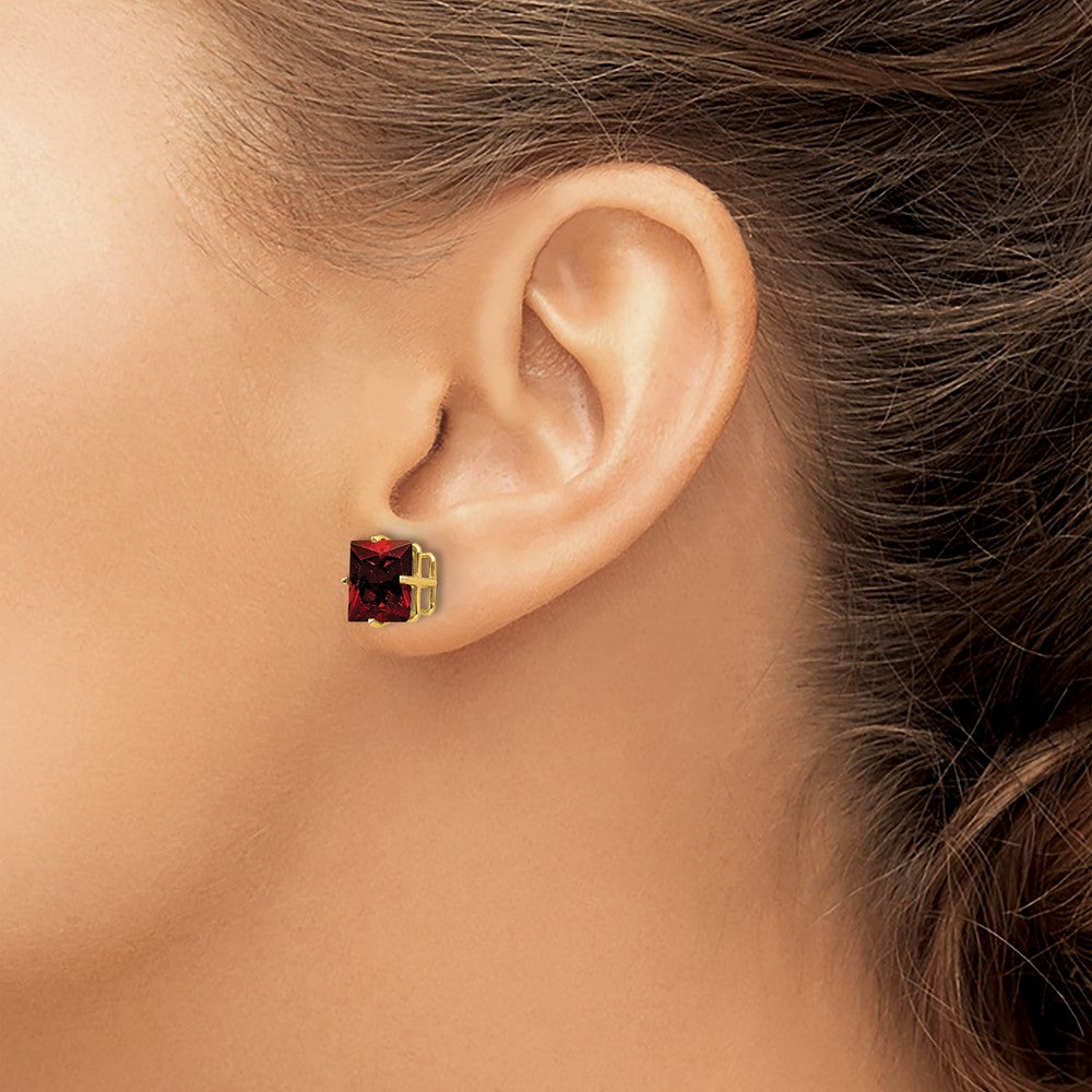 14k 8mm Princess-cut Garnet Post Earrings