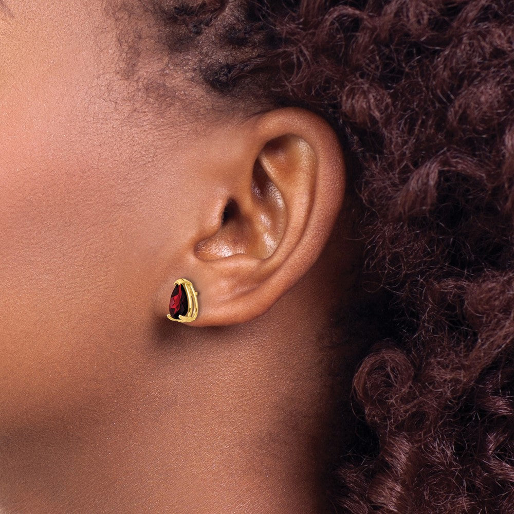 14k 8x5mm Pear Checker-cut Garnet Post Earrings