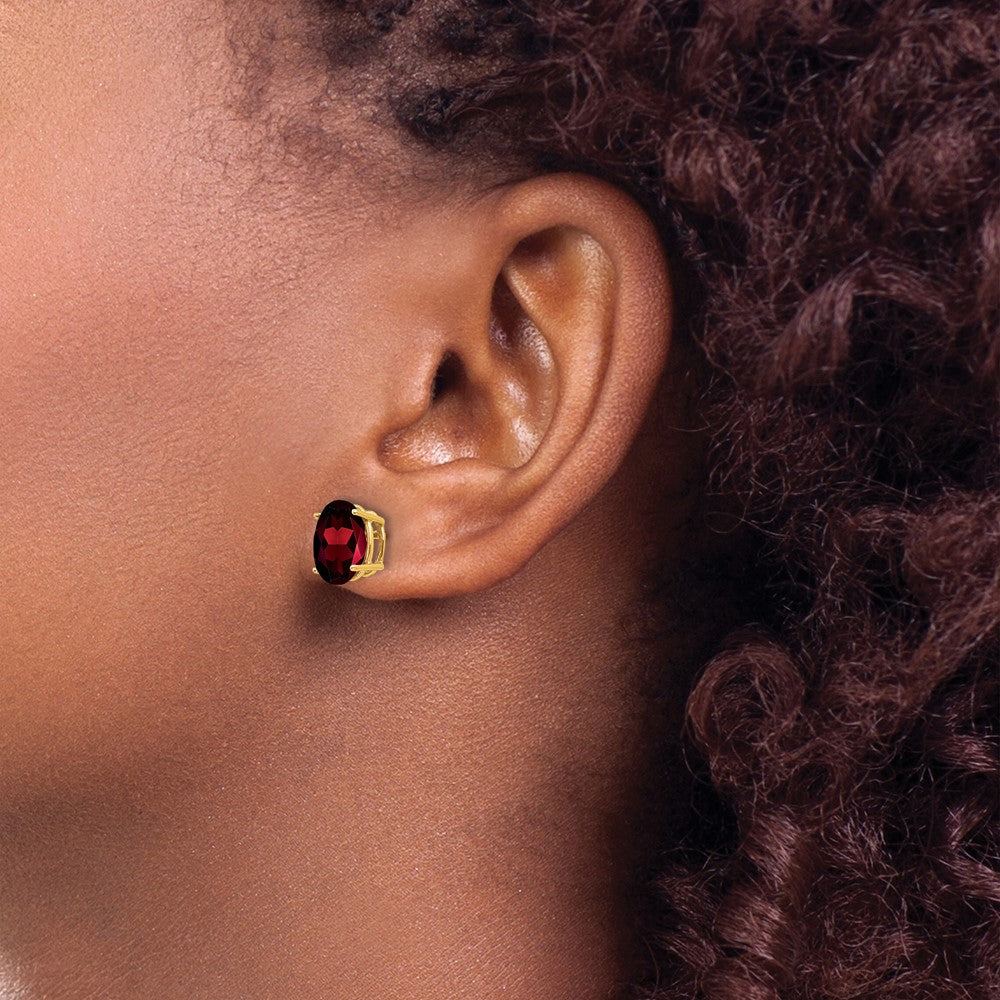 14k 9x7mm Oval Garnet Post Earrings