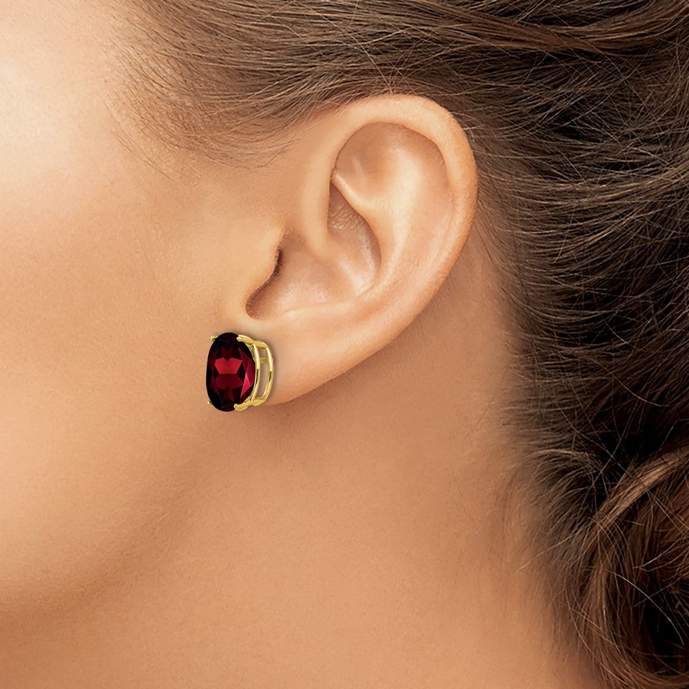 14k 12x10mm Oval Garnet Post Earrings