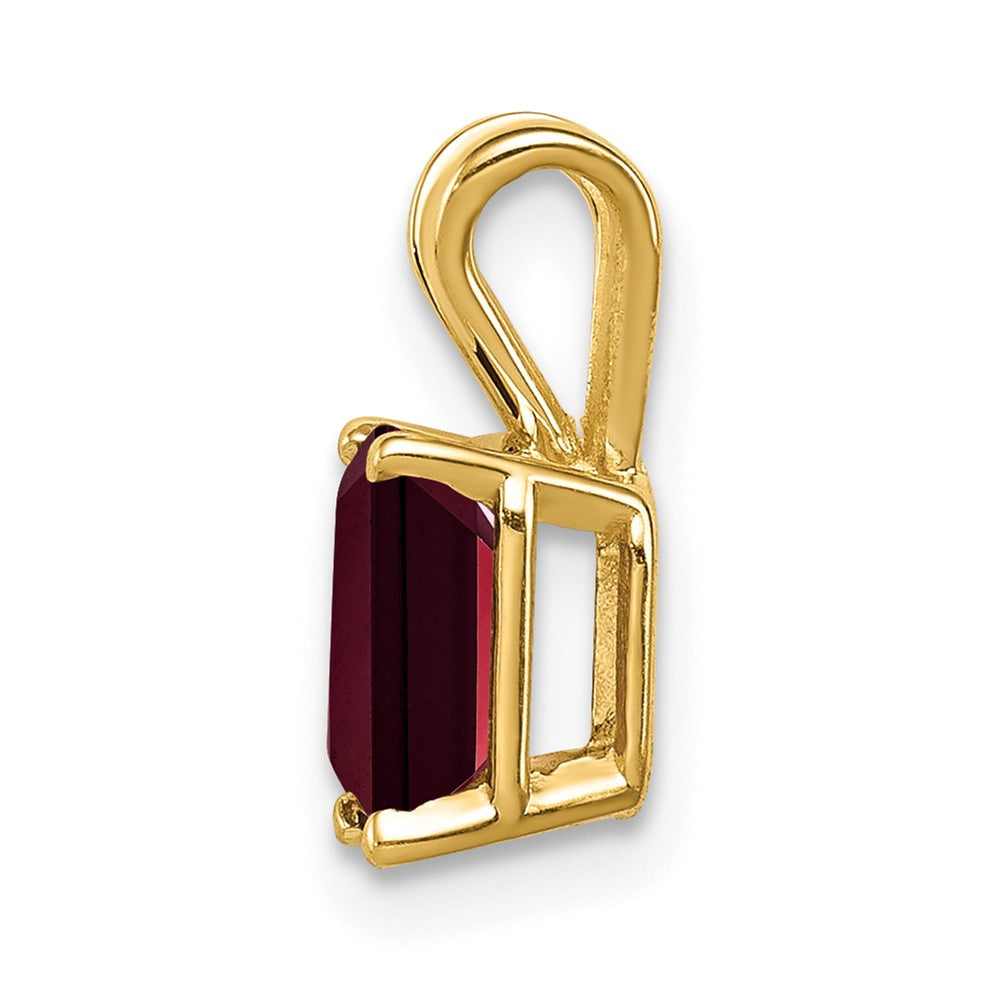 14k 7x5mm Emerald-cut Garnet Pendant