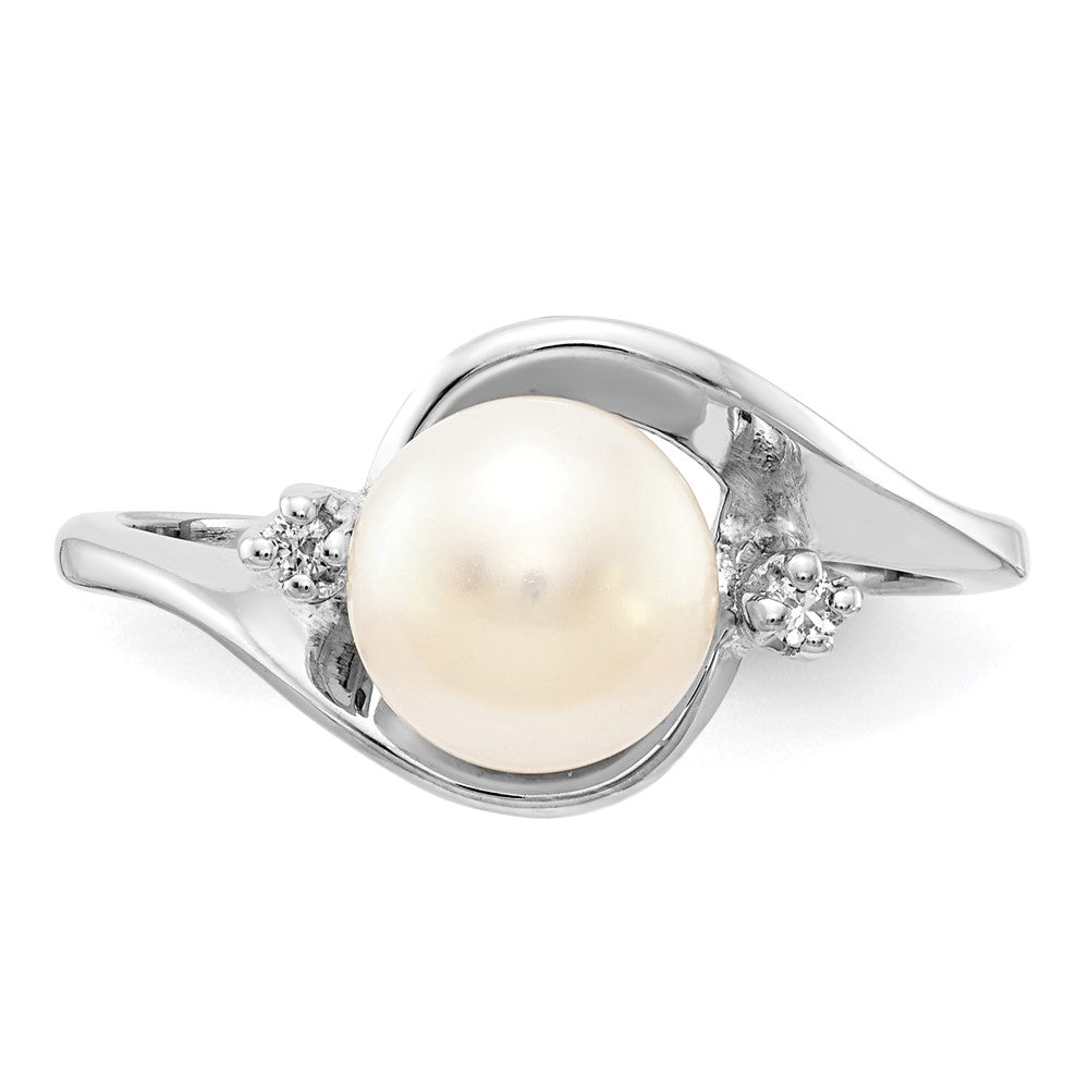 14k White Gold 7mm White Freshwater Cultured Pearl and A Diamond Ring