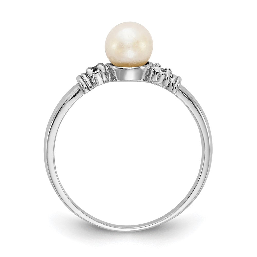 14k White Gold 5mm White Freshwater Cultured Pearl and A Diamond Ring