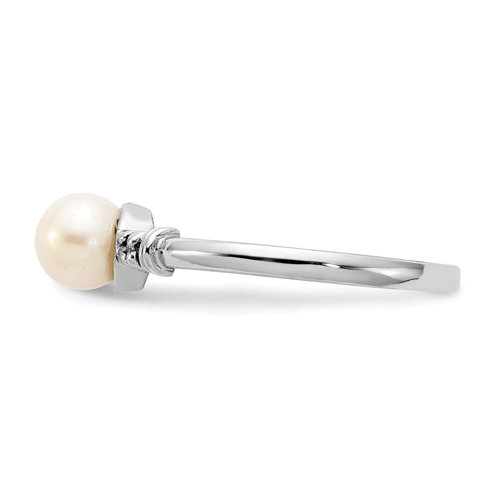 14k White Gold 5mm White Freshwater Cultured Pearl and AAA Diamond Ring