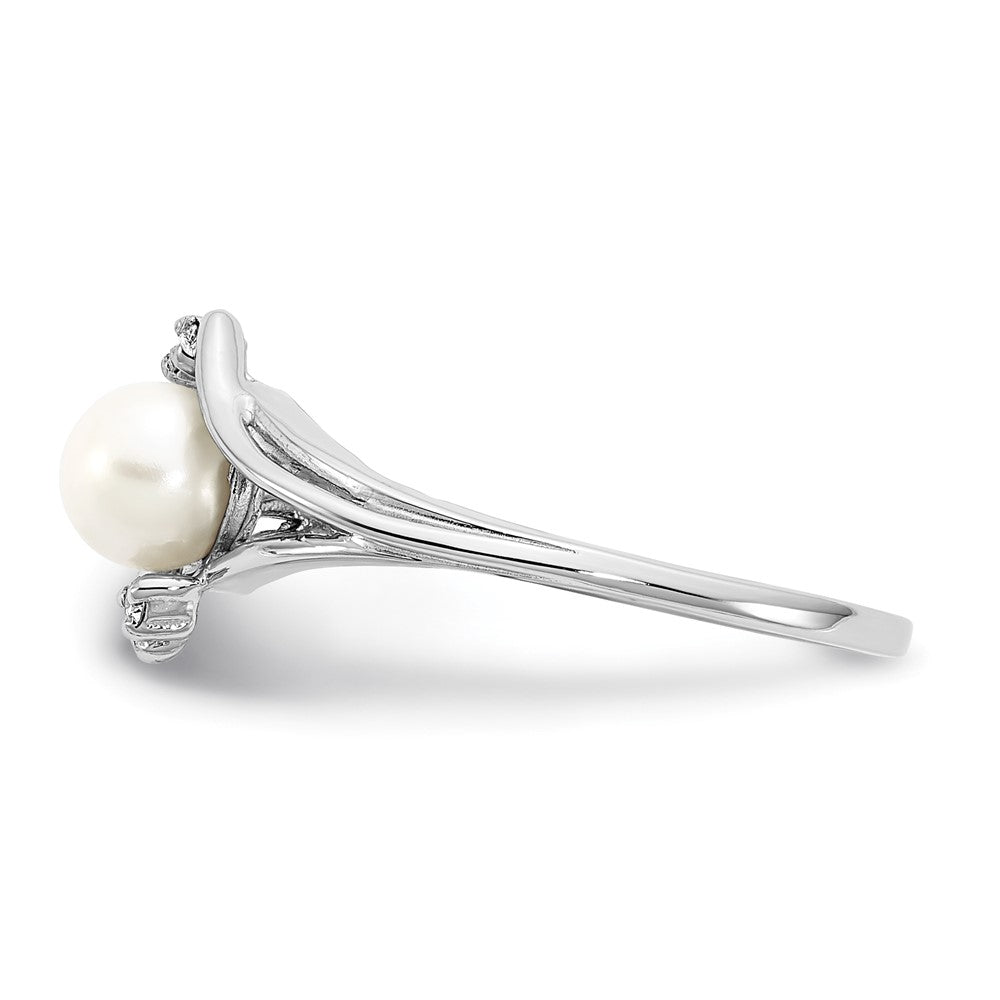 14k White Gold 5mm White Freshwater Cultured Pearl and AA Diamond Ring