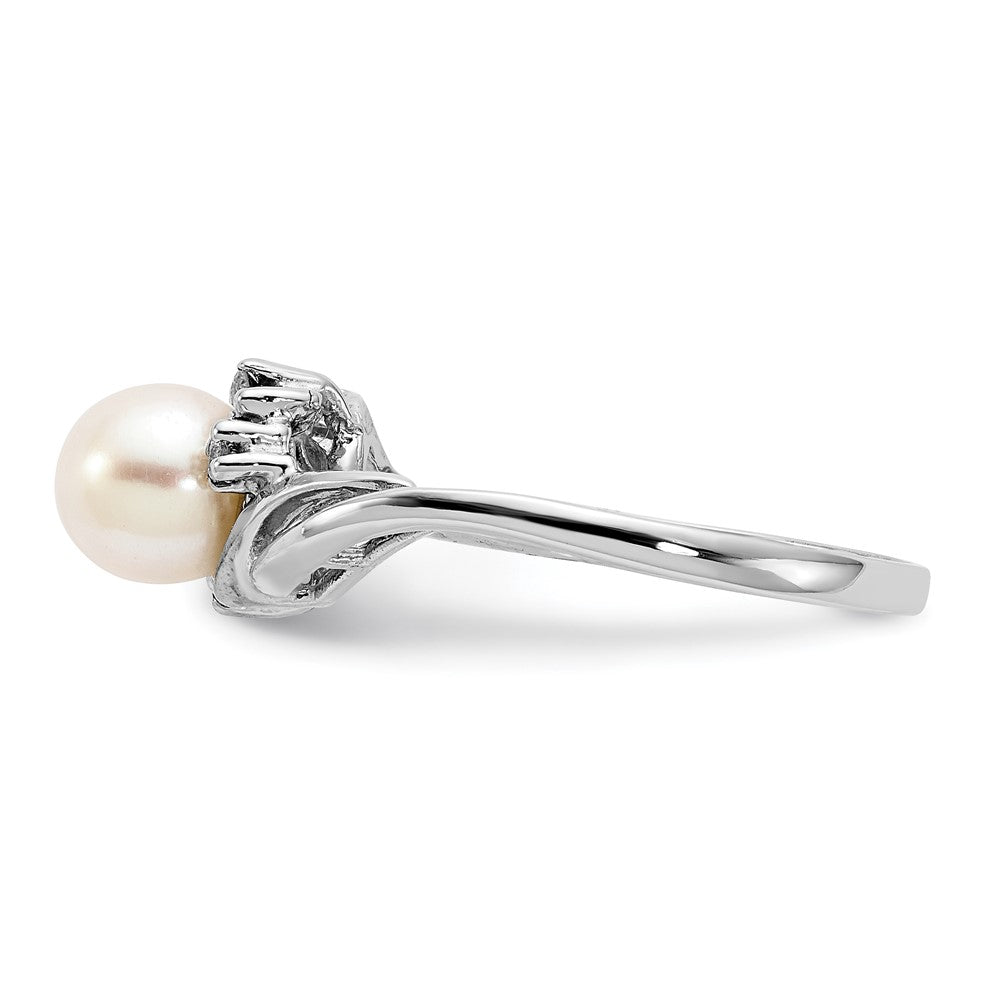 14k White Gold 6mm White Freshwater Cultured Pearl and 1/20 carat AA Diamond Ring