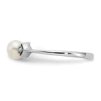 14k White Gold 4.5mm White Freshwater Cultured Pearl and A Diamond Ring