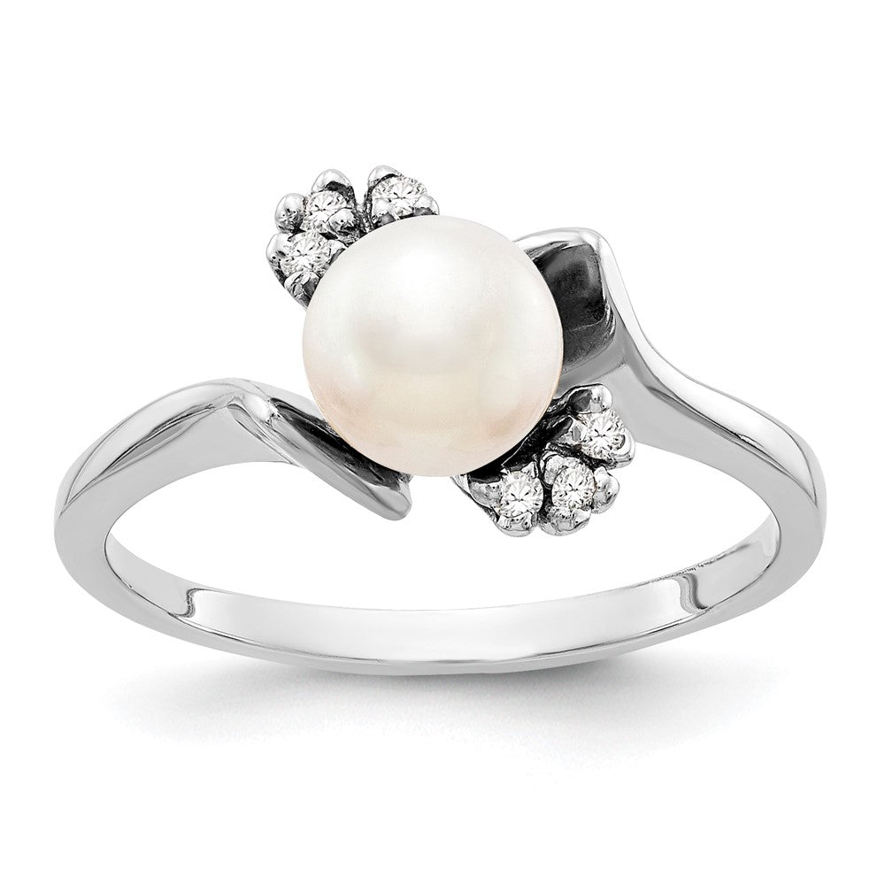 14k White Gold 6mm White Freshwater Cultured Pearl and 1/15 carat VS Diamond Ring