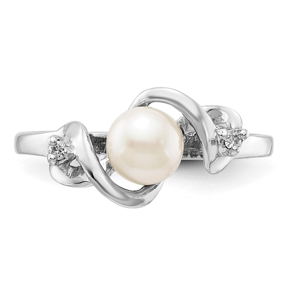 14k White Gold 5.5mm White Freshwater Cultured Pearl and AA Diamond Ring