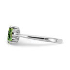 14k White Gold 7x5mm Oval Peridot ring