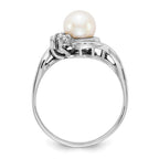 14k White Gold 6mm White Freshwater Cultured Pearl and 1/20 carat VS Diamond Ring