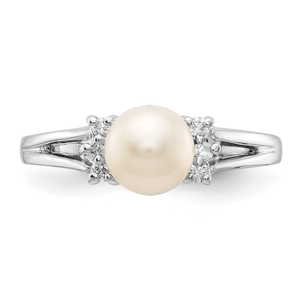 14k White Gold 6mm White Freshwater Cultured Pearl and 1/15 carat A Diamond Ring