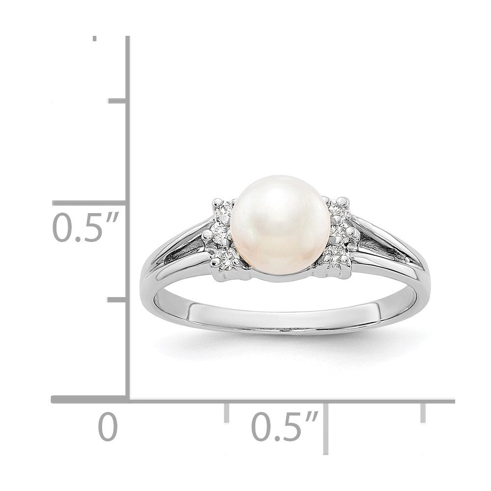 14k White Gold 6mm White Freshwater Cultured Pearl and 1/15 carat VS Diamond Ring