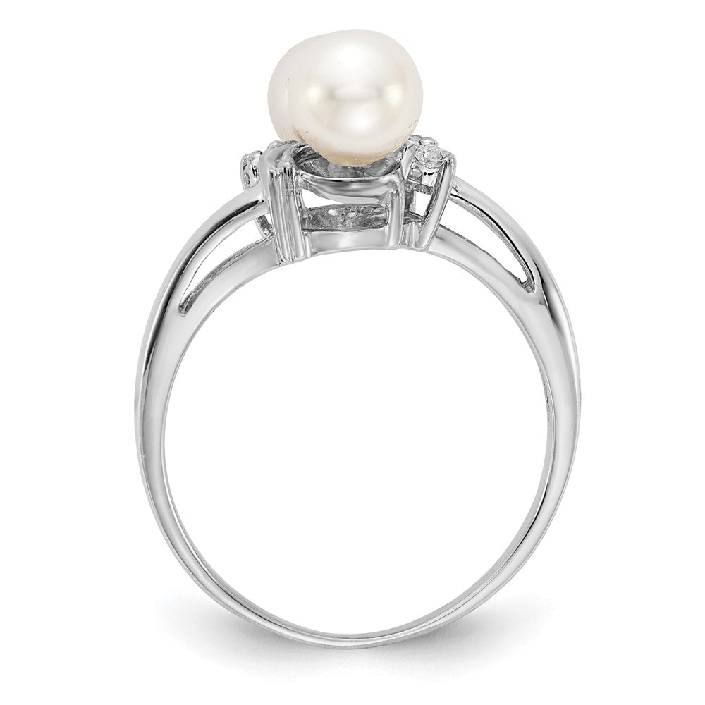 14k White Gold 5.5mm White Freshwater Cultured Two-Pearl and VS Diamond Ring