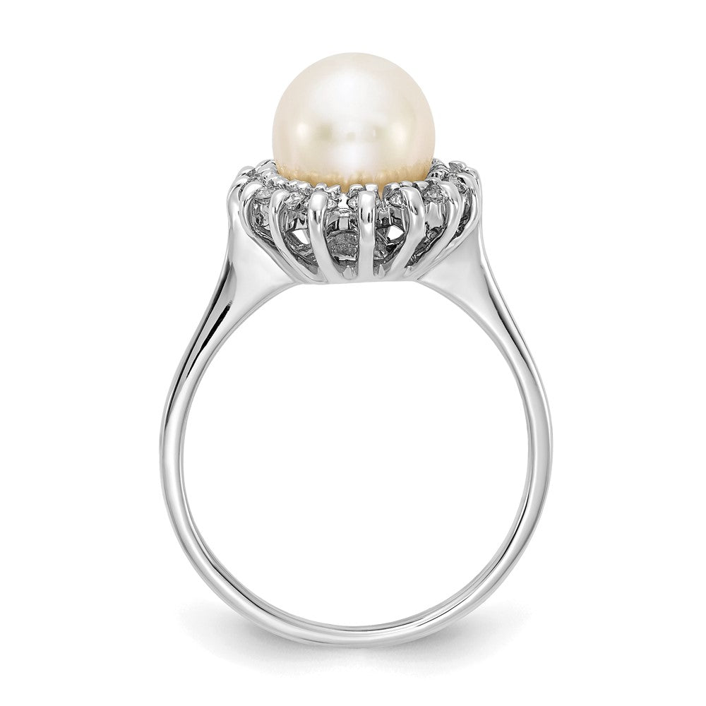 14k White Gold 7.5mm White Freshwater Cultured Pearl and 1/4 carat VS Diamond Halo Ring