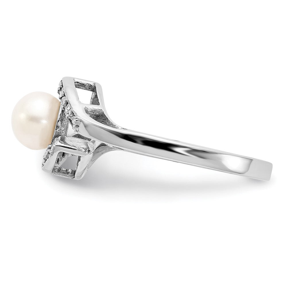 14k White Gold 5.5mm White Freshwater Cultured Pearl and 1/20 carat VS Diamond Bypass Ring